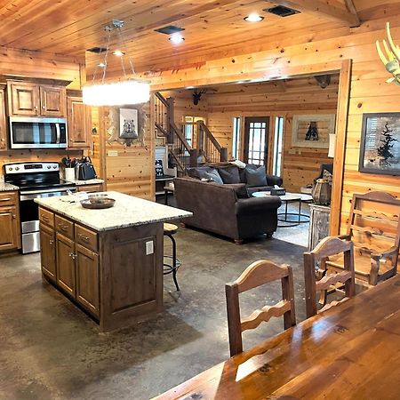 4Br/3Bth Family Cabin With A Hot Tub, Sleeps 14 Broken Bow Kültér fotó