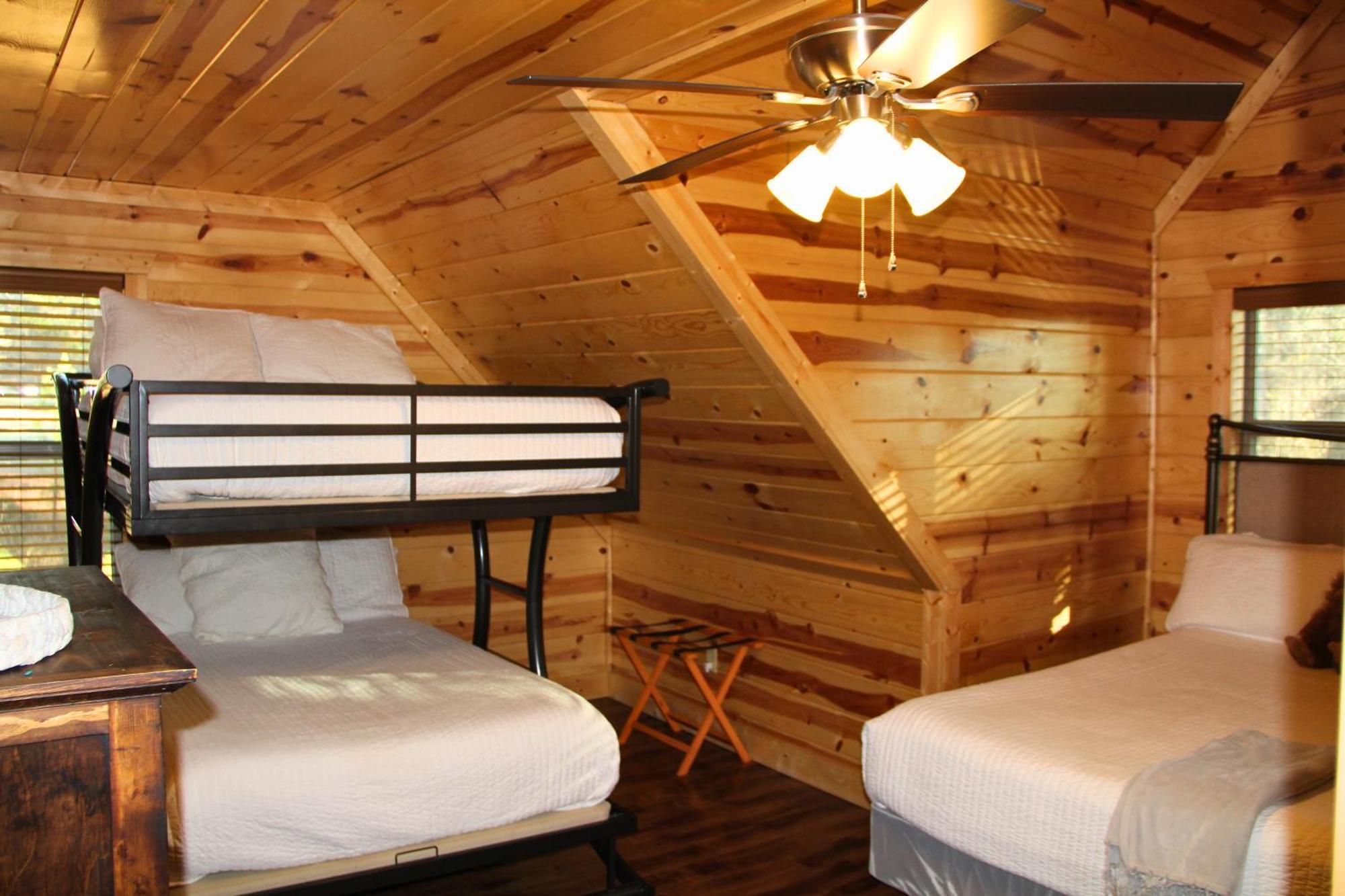 4Br/3Bth Family Cabin With A Hot Tub, Sleeps 14 Broken Bow Kültér fotó