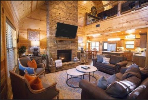 4Br/3Bth Family Cabin With A Hot Tub, Sleeps 14 Broken Bow Kültér fotó